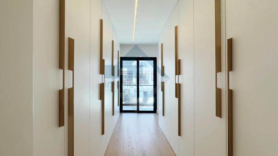 Moradia T3 para Venda em Quelfes Foto 28