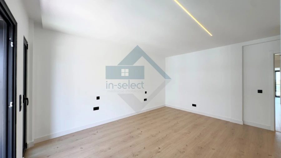 Moradia T3 para Venda em Quelfes Foto 32