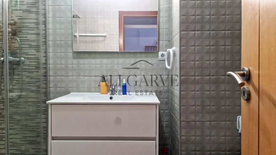 Apartamento T1 para Venda em Portimão Foto 8