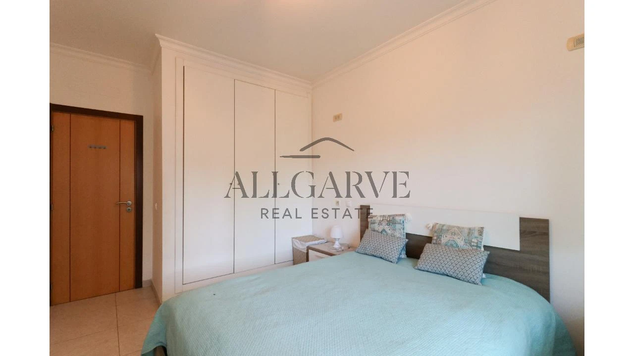 Apartamento T1 para Venda em Portimão Foto 7