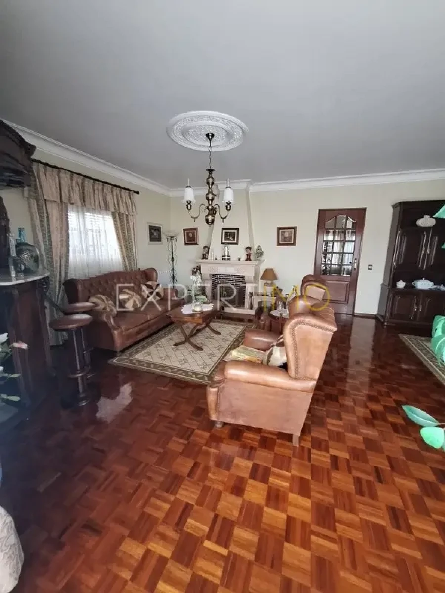 Moradia T5 para Venda em Caldas da Rainha - Santo Onofre e Serra do Bouro Foto 12