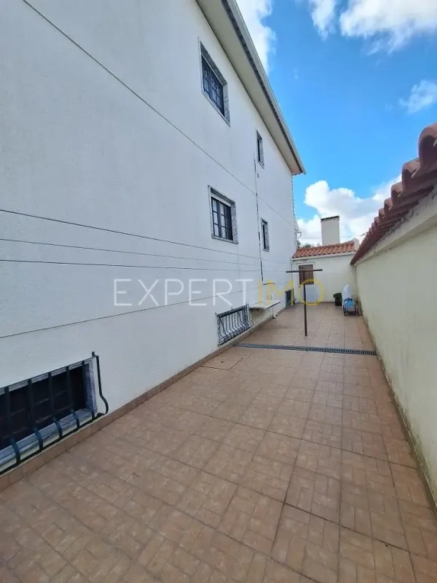 Moradia T5 para Venda em Caldas da Rainha - Santo Onofre e Serra do Bouro Foto 40