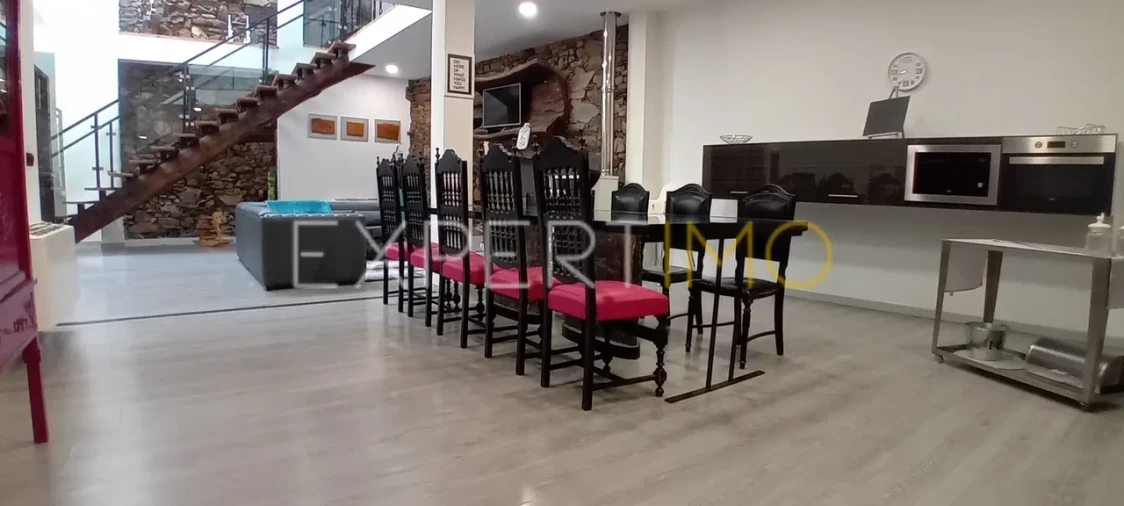 Moradia T5 para Venda em Rabal Foto 4