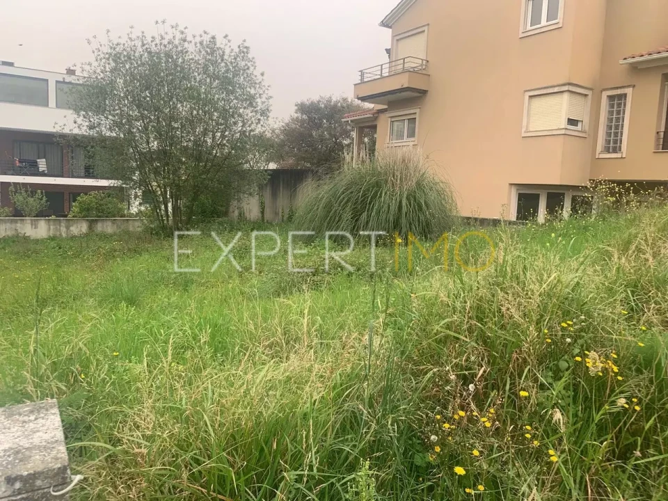 Terreno para Venda em Parceiros e Azoia Foto 4