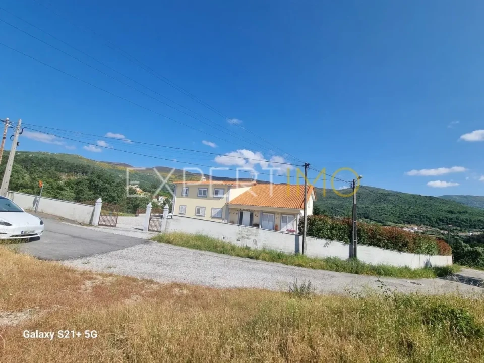 Moradia T5 para Venda em Aldeias e Mangualde da Serra Foto 3