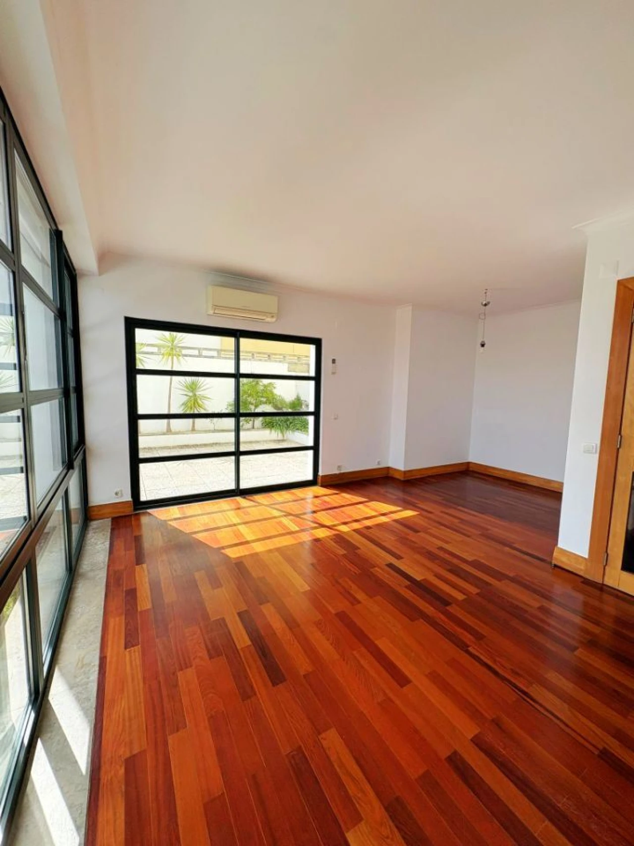 Apartamento T2 para Arrendamento em Parque das Nações Foto 4