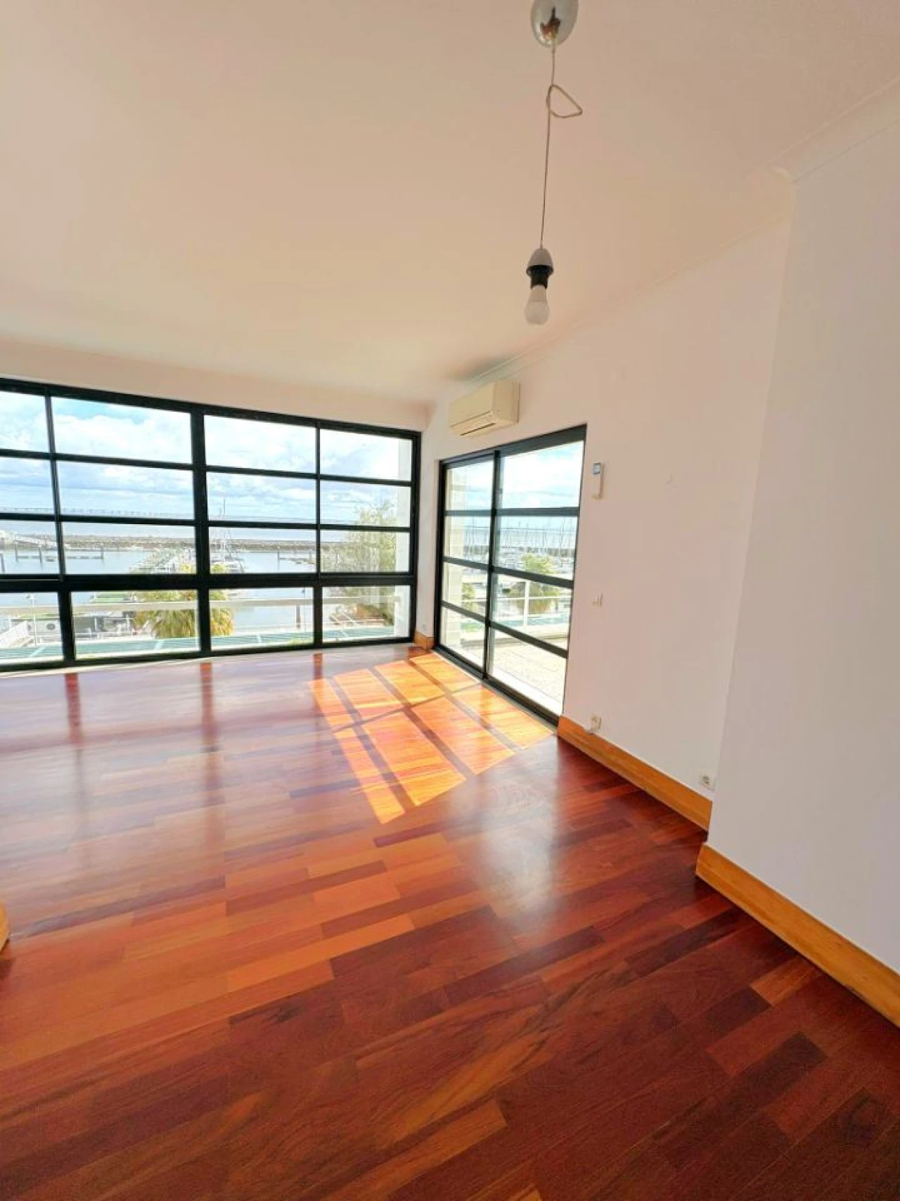 Apartamento T2 para Arrendamento em Parque das Nações Foto 6