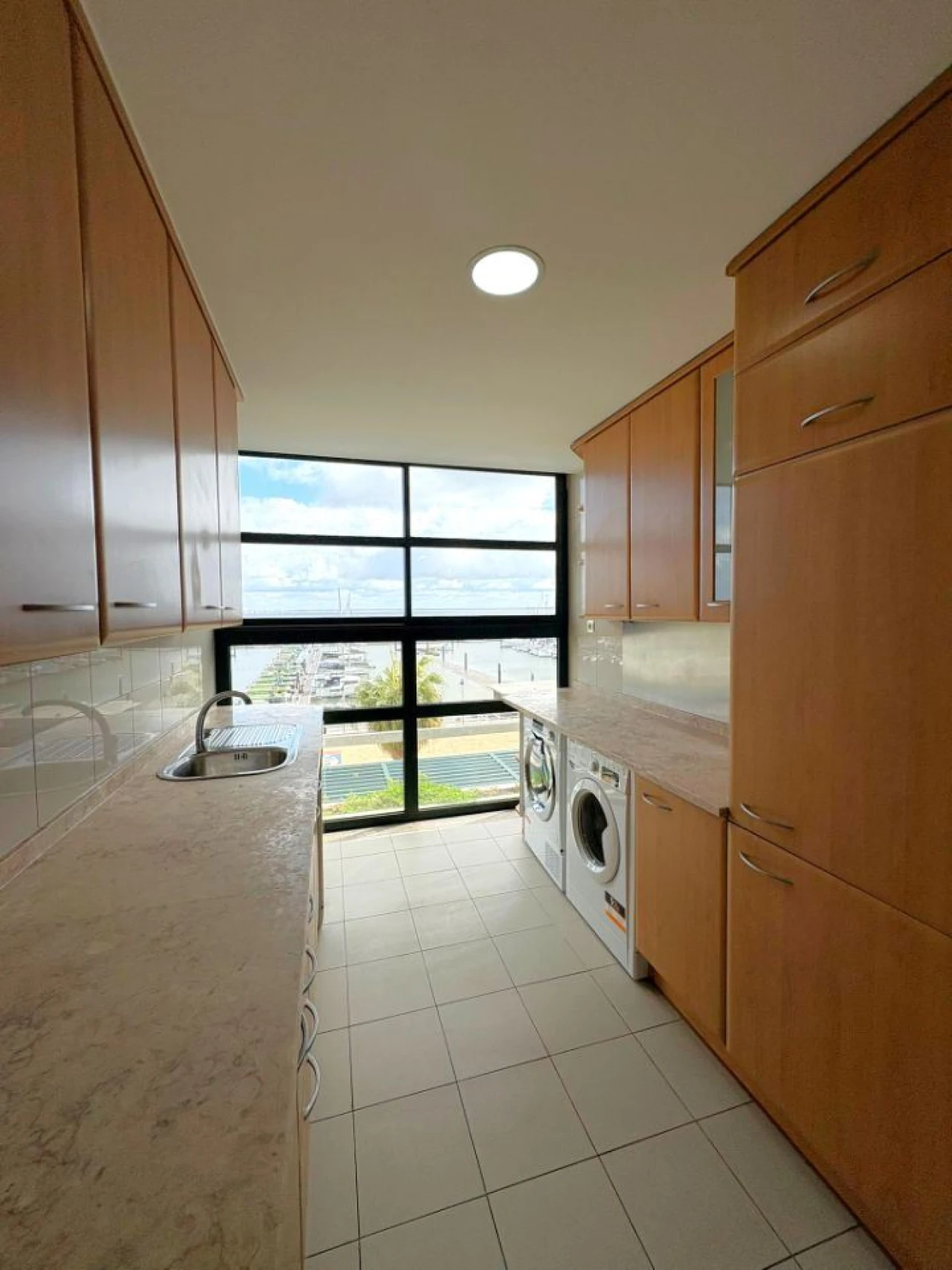 Apartamento T2 para Arrendamento em Parque das Nações Foto 14