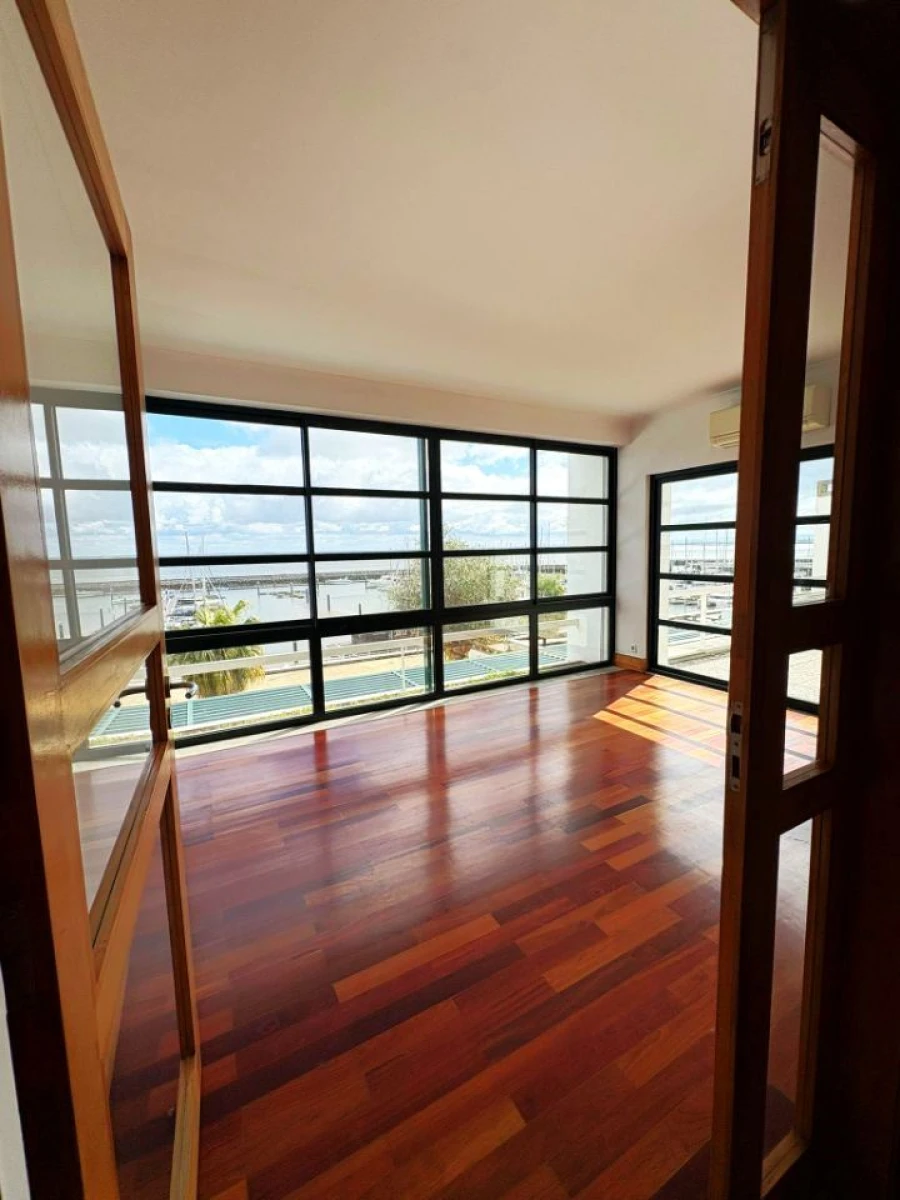 Apartamento T2 para Arrendamento em Parque das Nações Foto 2