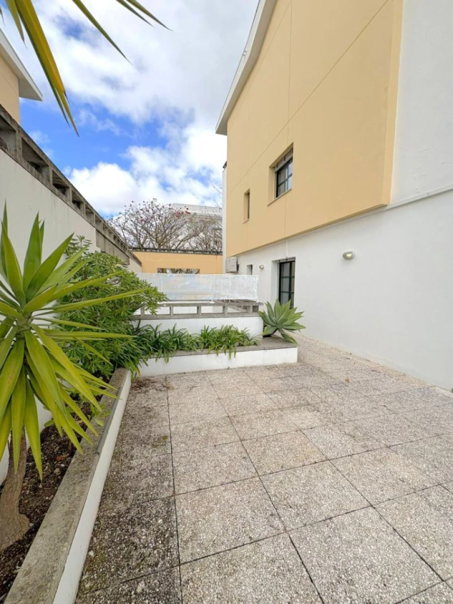 Apartamento T2 para Arrendamento em Parque das Nações Foto 11