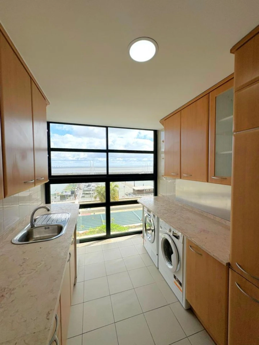 Apartamento T2 para Arrendamento em Parque das Nações Foto 16