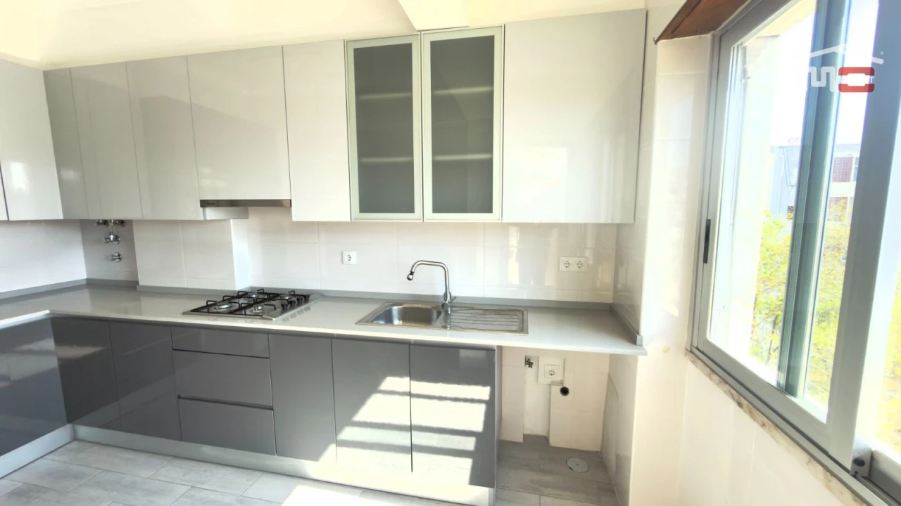 Apartamento T3 para Venda em Laranjeiro e Feijó Foto 4