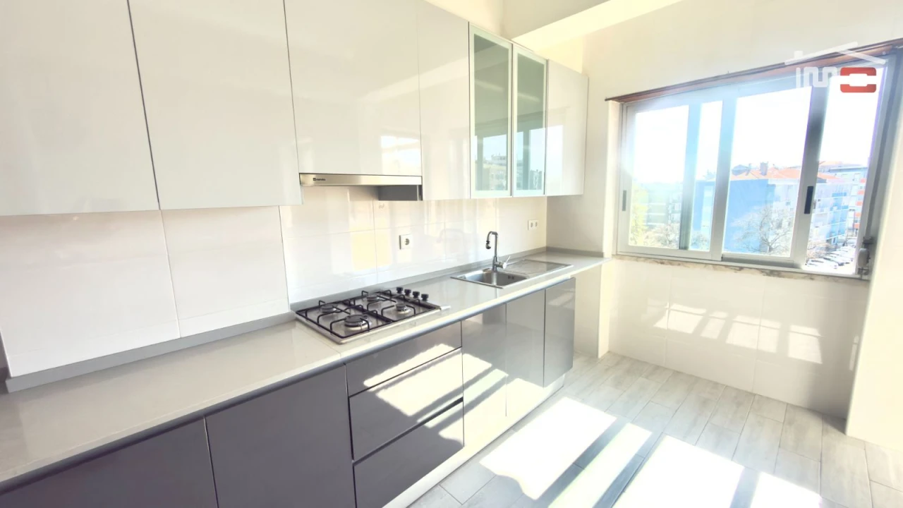 Apartamento T3 para Venda em Laranjeiro e Feijó Foto 6