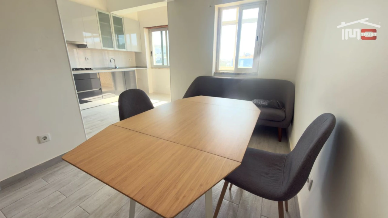 Apartamento T3 para Venda em Laranjeiro e Feijó Foto 9