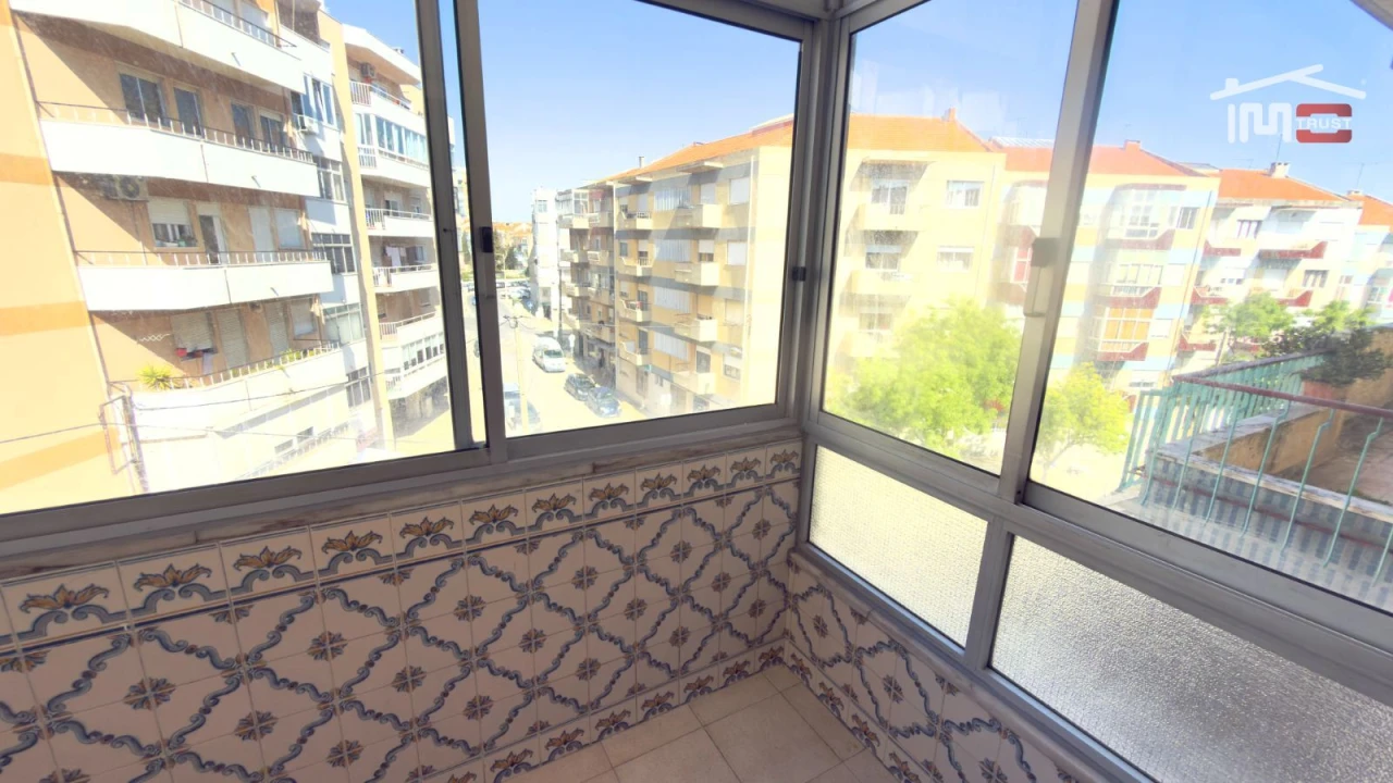 Apartamento T3 para Venda em Laranjeiro e Feijó Foto 22