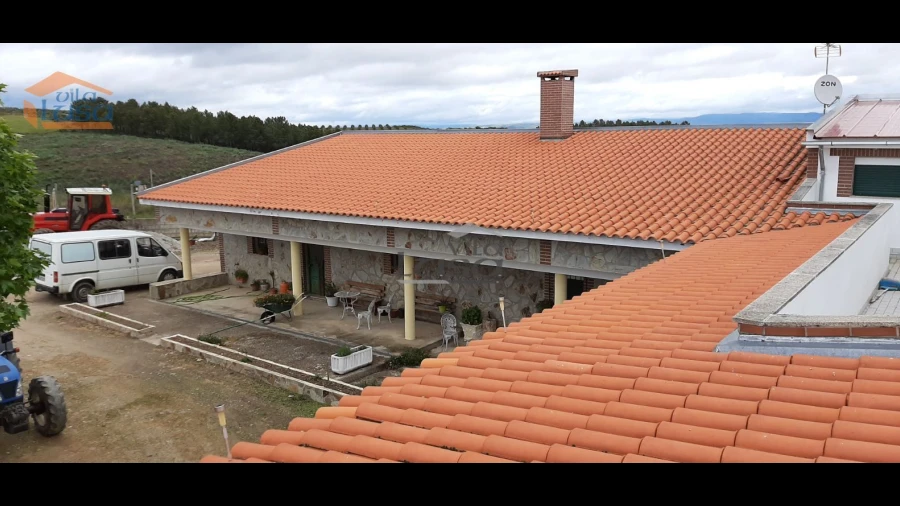 Moradia T6 para Venda em Passos