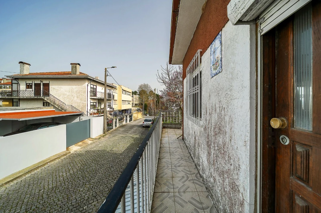 Moradia T4 para Venda em Oliveira do Douro Foto 7