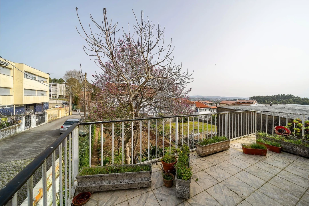 Moradia T4 para Venda em Oliveira do Douro Foto 8