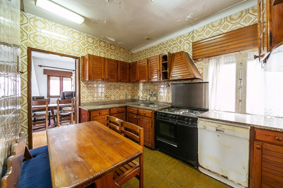 Moradia T4 para Venda em Oliveira do Douro Foto 9