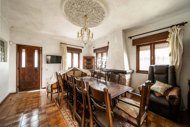 Moradia T4 para Venda em Oliveira do Douro Foto 3