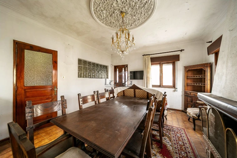 Moradia T4 para Venda em Oliveira do Douro Foto 4