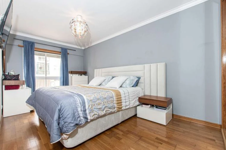 Apartamento T3 para Venda em Queluz e Belas Foto 1