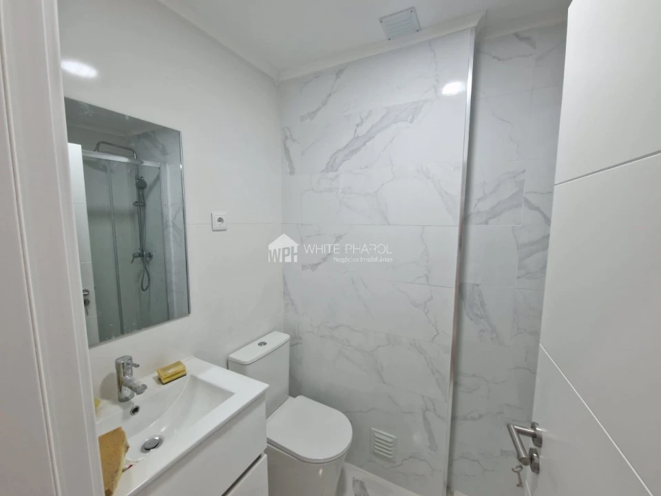 Apartamento T1 para Venda em Águas Livres Foto 18