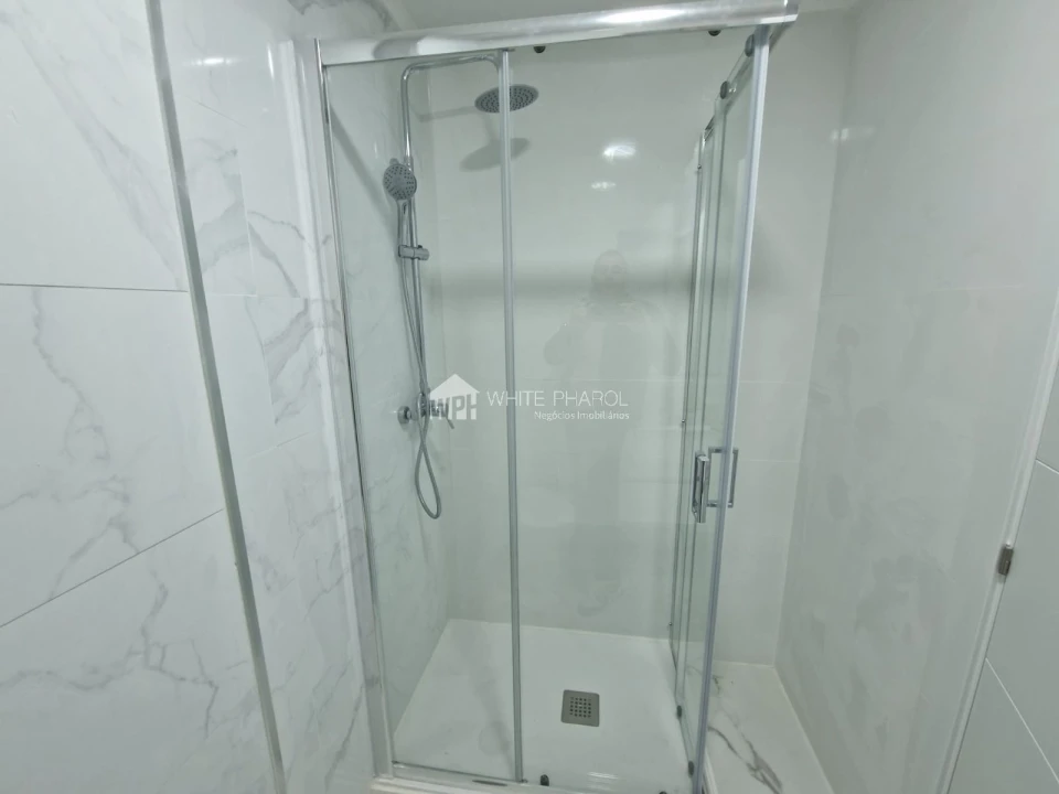 Apartamento T1 para Venda em Águas Livres Foto 19