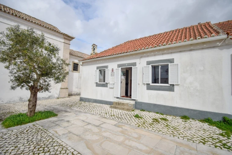 Quinta T2 para Venda em Colares Foto 1