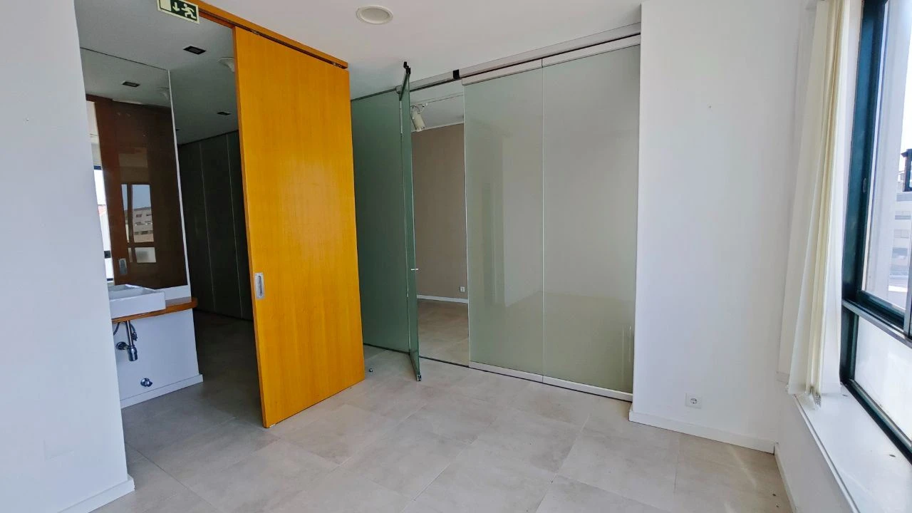 Escritório para Arrendamento em Mafamude e Vilar do Paraíso Foto 10