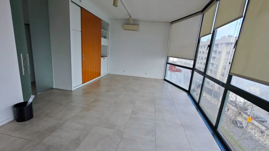 Escritório para Arrendamento em Mafamude e Vilar do Paraíso Foto 2