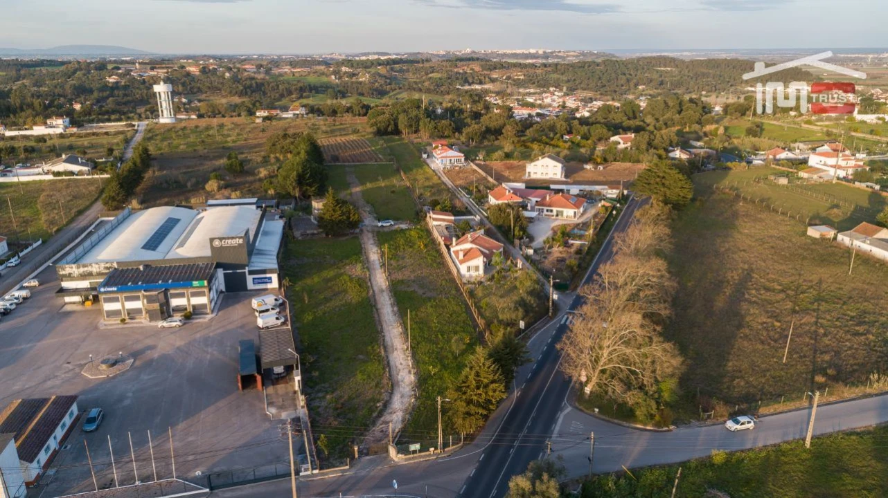 Terreno Misto para Venda em Vale de Santarem Foto 3