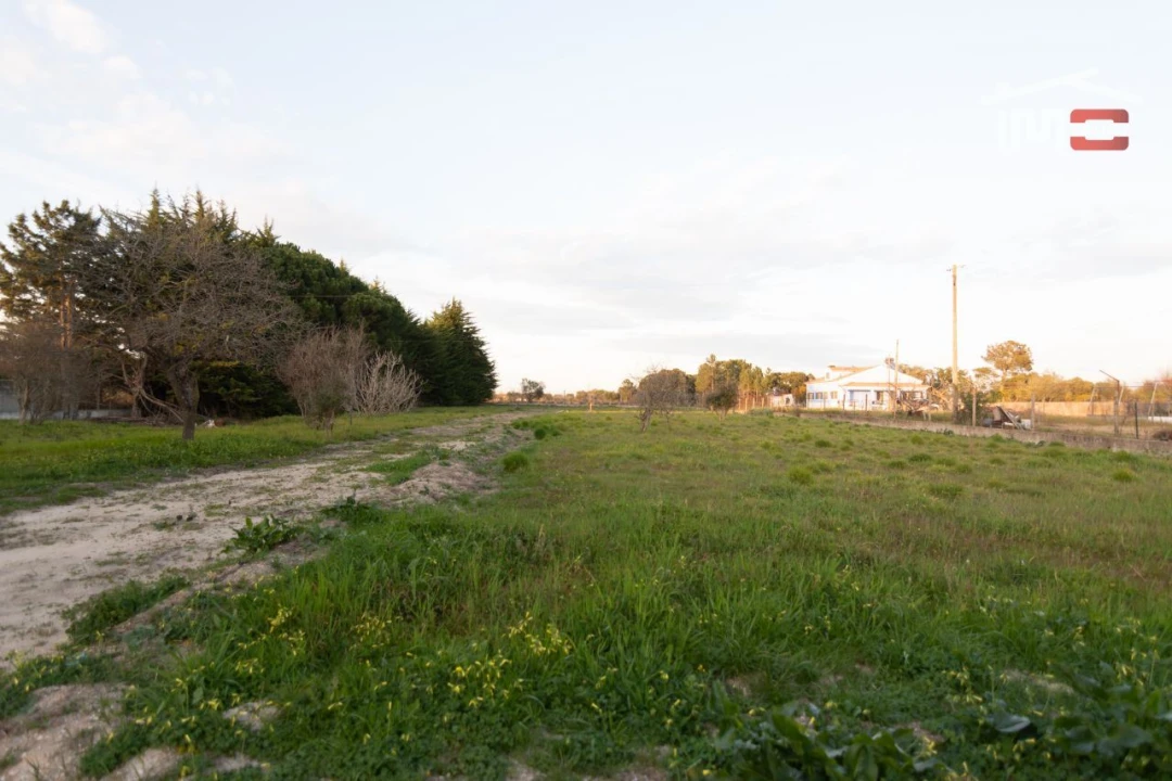 Terreno Misto para Venda em Vale de Santarem Foto 16