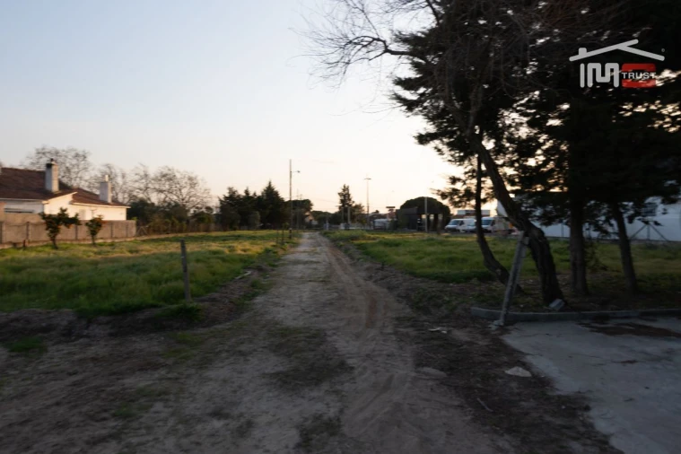 Terreno Misto para Venda em Vale de Santarem Foto 25