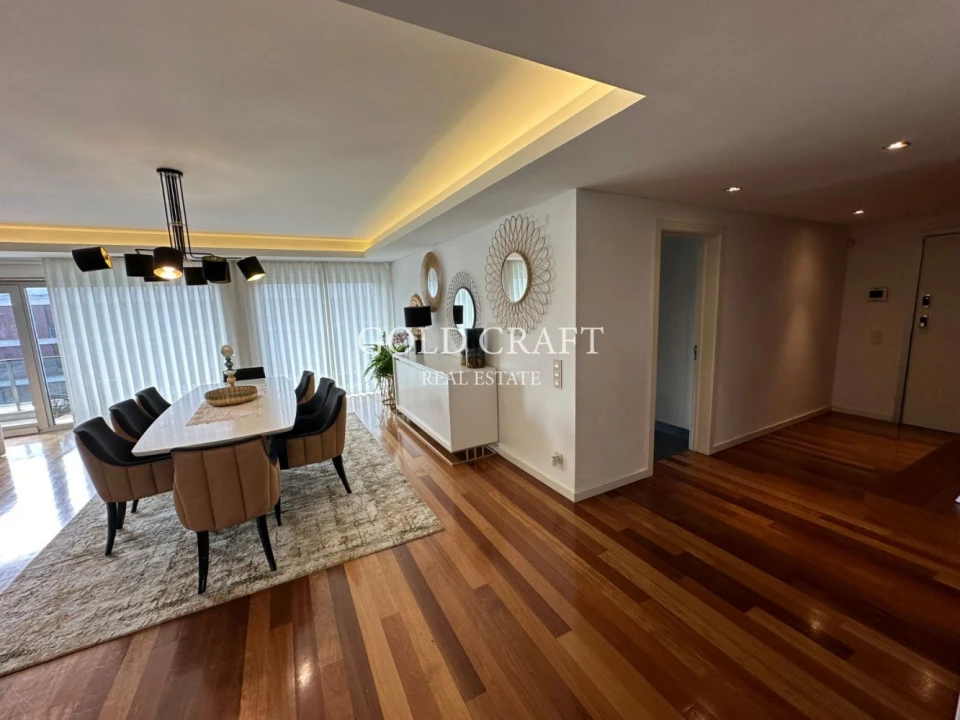 Apartamento T4 para Venda em Sacavém e Prior Velho Foto 6