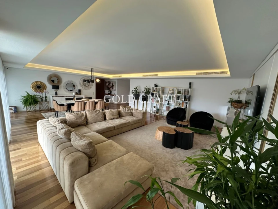 Apartamento T4 para Venda em Sacavém e Prior Velho Foto 9