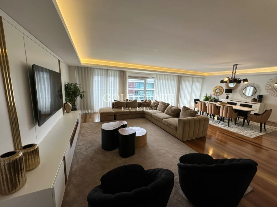 Apartamento T4 para Venda em Sacavém e Prior Velho Foto 12