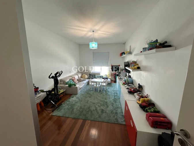 Apartamento T4 para Venda em Sacavém e Prior Velho Foto 28