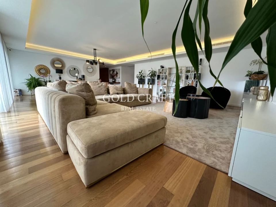 Apartamento T4 para Venda em Sacavém e Prior Velho Foto 10