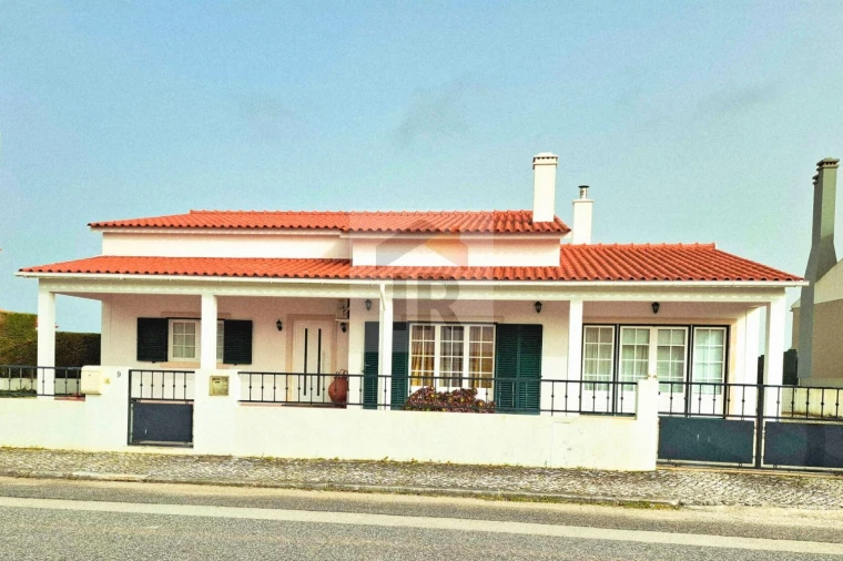 Moradia T3 para Venda em Caldas da Rainha - Santo Onofre e Serra do Bouro Foto 1