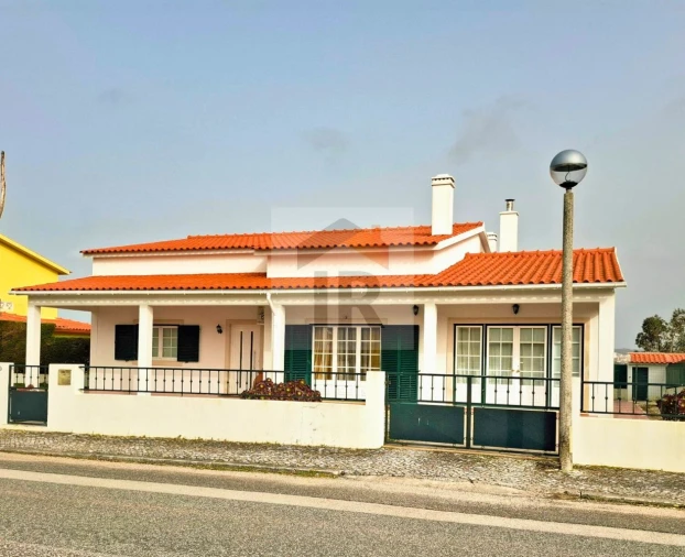 Moradia T3 para Venda em Caldas da Rainha - Santo Onofre e Serra do Bouro Foto 2