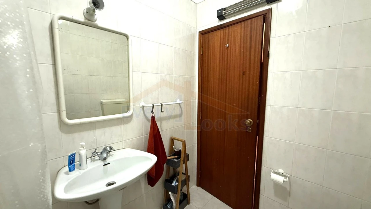 Apartamento T1 para Venda em Peniche Foto 13