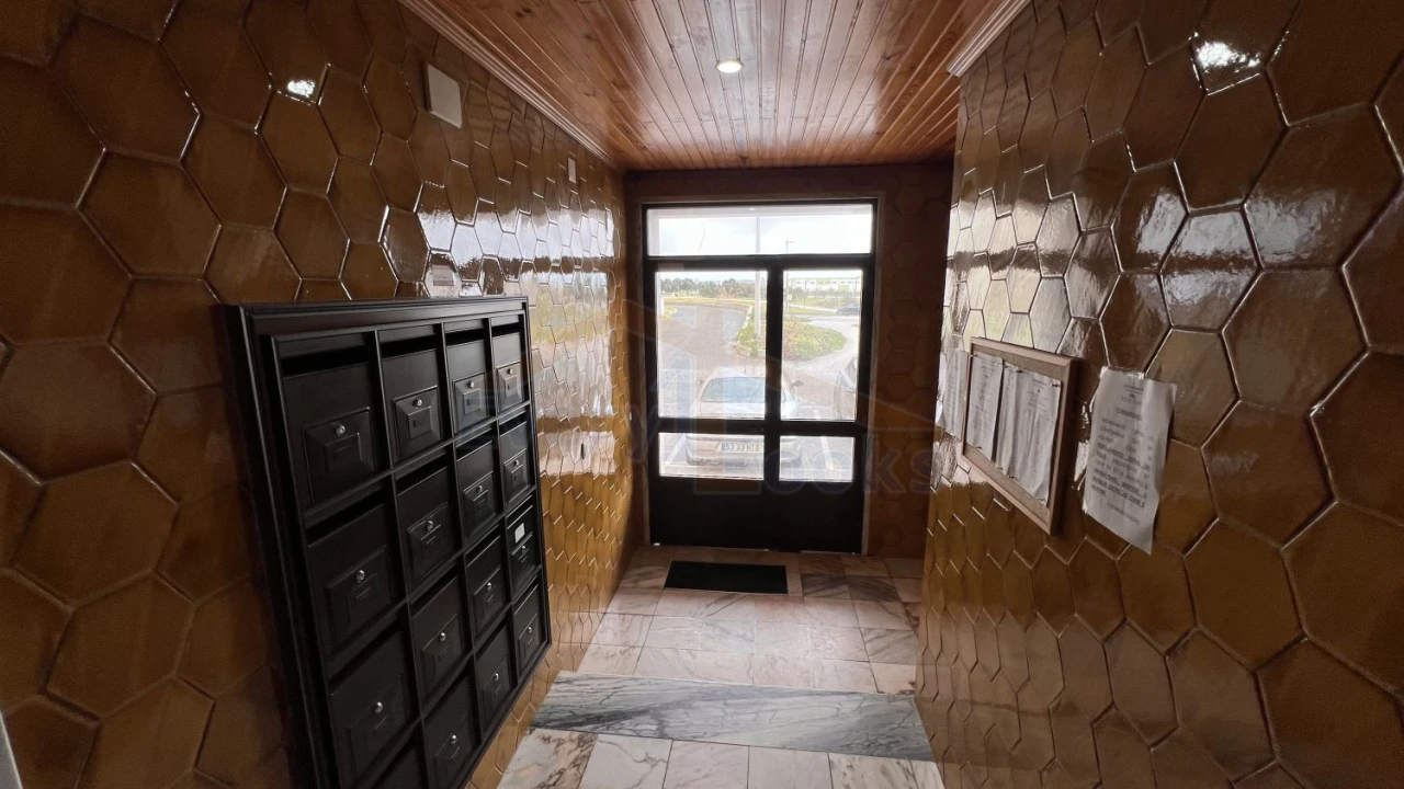 Apartamento T1 para Venda em Peniche Foto 2