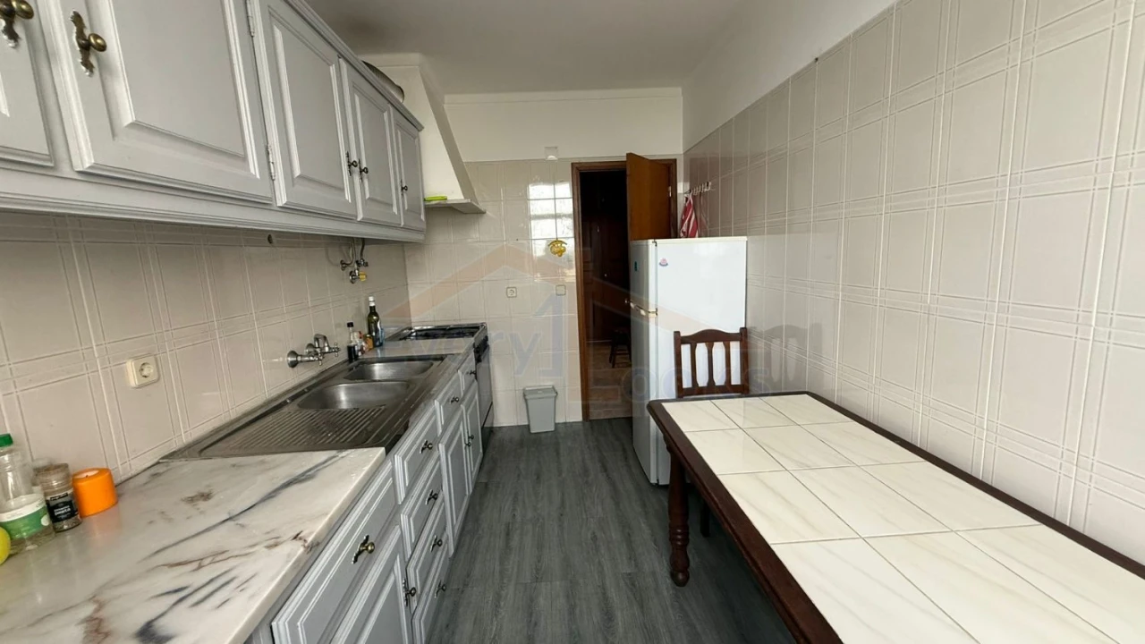 Apartamento T1 para Venda em Peniche Foto 7