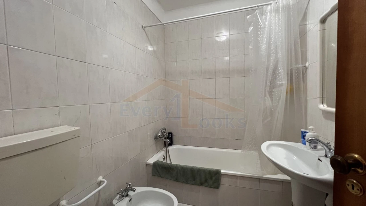 Apartamento T1 para Venda em Peniche Foto 14