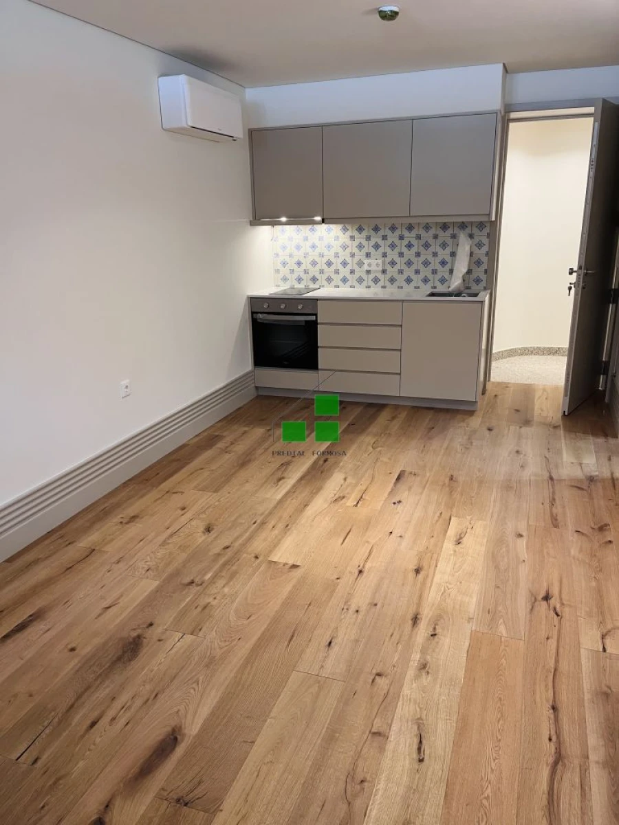 Apartamento T0 para Venda em Cedofeita, Santo Ildefonso, Sé, Miragaia, São Nicolau e Vitória Foto 3