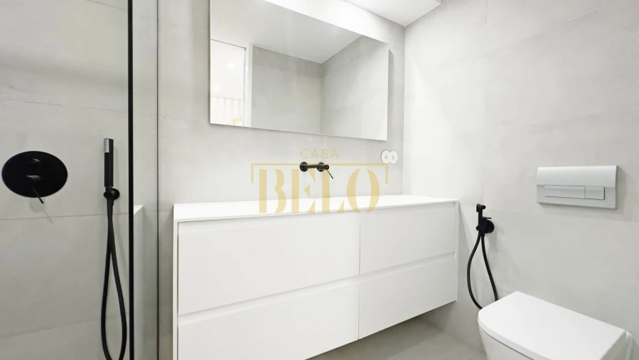 Apartamento T2 para Venda em Cedofeita, Santo Ildefonso, Sé, Miragaia, São Nicolau e Vitória Foto 18