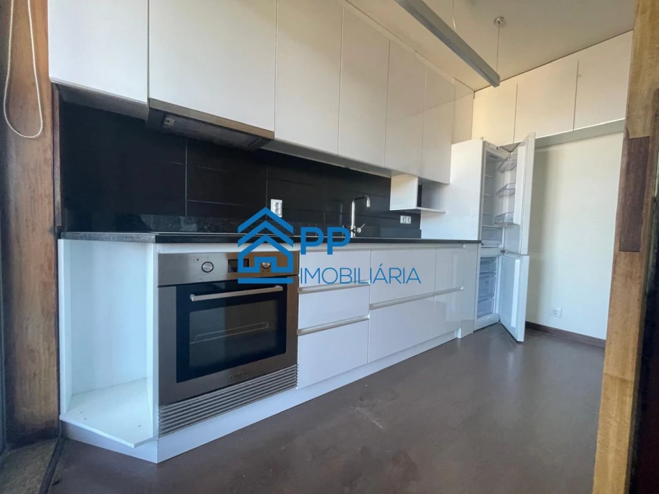 Apartamento T4 para Venda em Pedroso e Seixezelo Foto 8