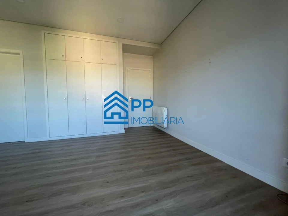 Apartamento T4 para Venda em Pedroso e Seixezelo Foto 35