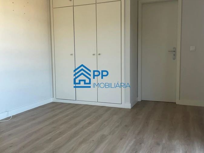 Apartamento T4 para Venda em Pedroso e Seixezelo Foto 36